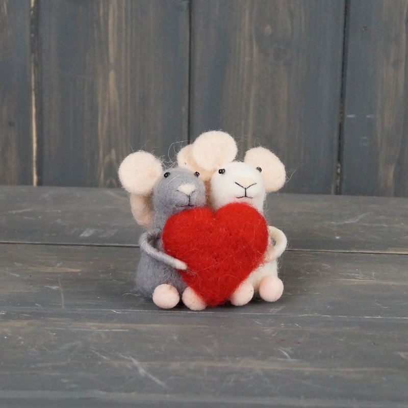 Pair of Wool Mice with Heart detail page